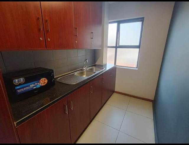 BUSINESS PROPERTY TO RENT IN CRESTA